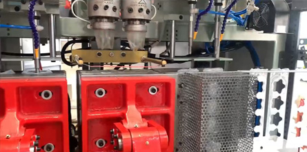 異形海洋球生產視頻